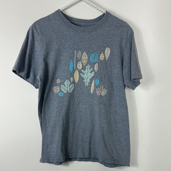 Patagonia Gray Short Sleeve T-Shirt with Leaf Print Small - Picture 1 of 4